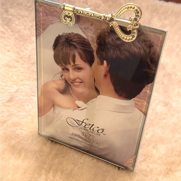 5 X 7 Beveled glass easel Photo Frame Key heart Wedding Anniversary love - Picture 2 of 10